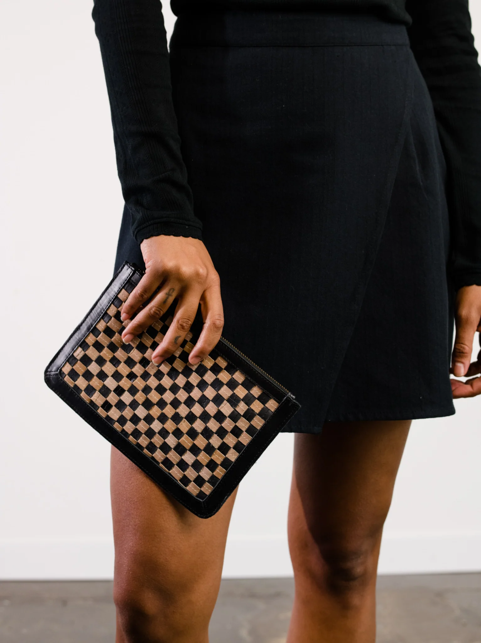 Nesmia Basketweave Clutch - Image 6