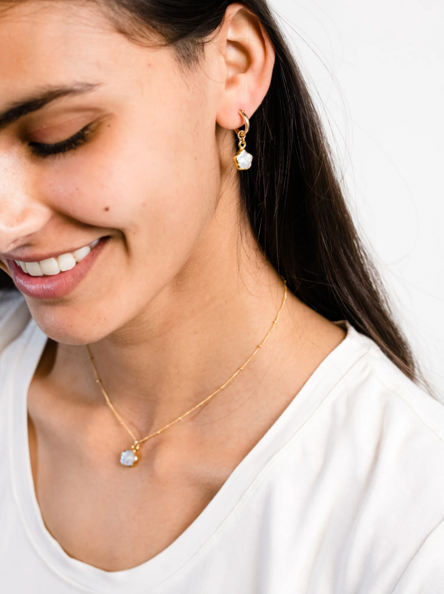 Pearl Flower Necklace - Image 3