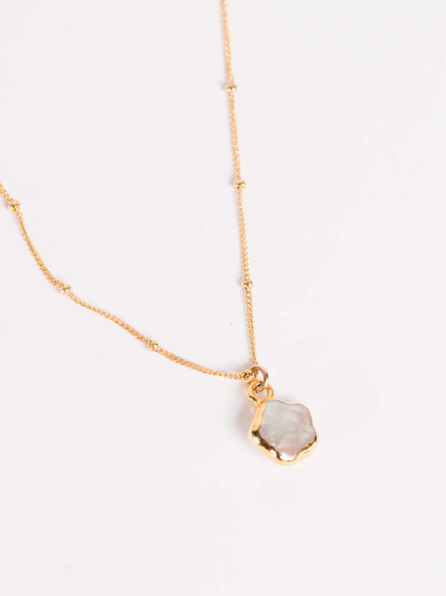 Pearl Flower Necklace - Image 4